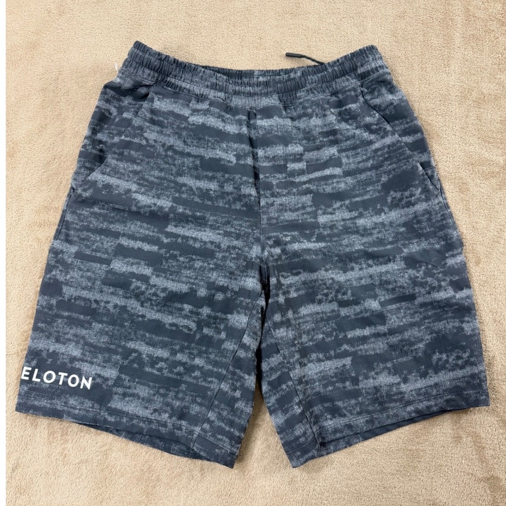 Lululemon Pace Breaker Shorts Lined 9" Mens Medium Grey Digital Camo Peloton EUC